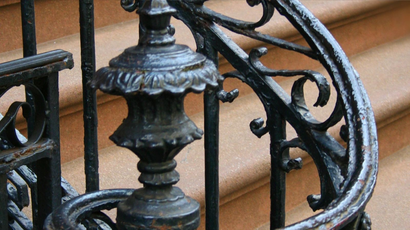Yunuseli Mahallesi Demir Doğrama Balkon Korkuluğu